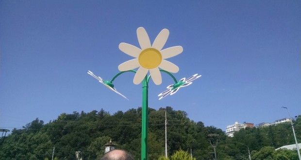ქუთაისში არსებულ სკვერში მზის ენერგიაზე მომუშავე განათება დამონტაჟდა