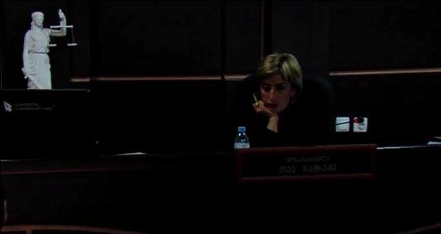 მოსამართლე თეა ხამხაძემ დაპირებული სამართლიანობა დავით კეზერაშვილის სასარგებლოდ აღადგინა